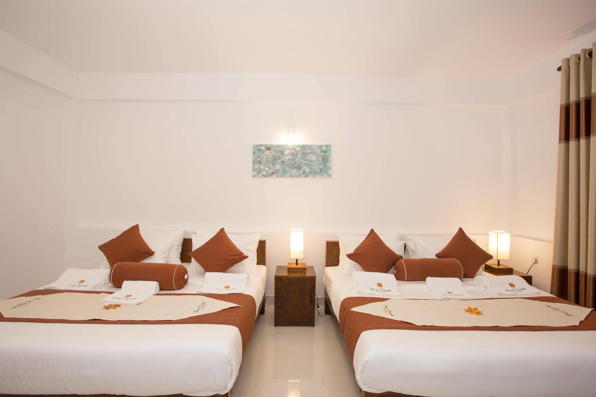 Grand Camellia Hotel Нувара-Элия Экстерьер фото